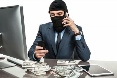 Колекторів штрафуватимуть до 100 тис. грн за погрози та шантаж