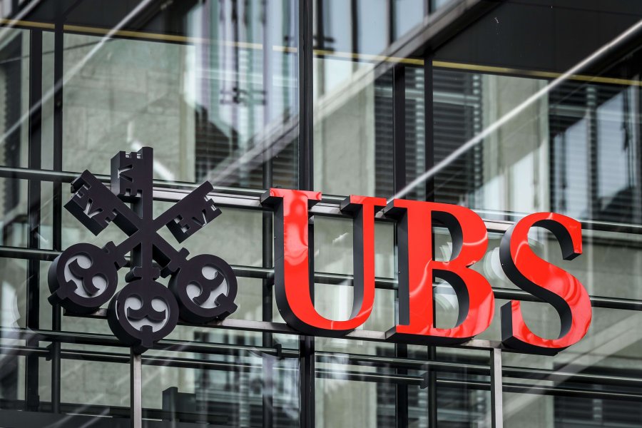Міжнародний банк UBS відкликав свій позов проти ПриватБанку
