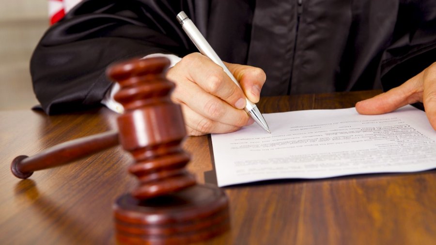 Суд отсрочил на 8 лет возврат кредитов ПриватБанку