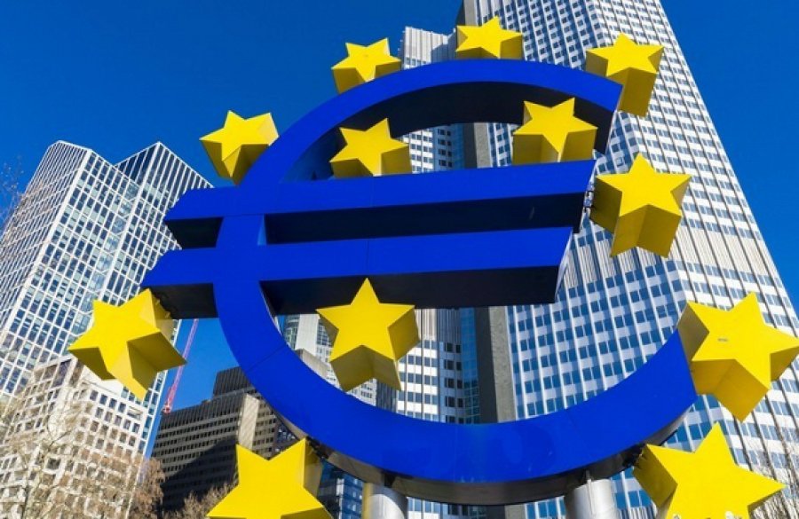 ЕЦБ снизил ставку по депозитам до минус 0,5%
