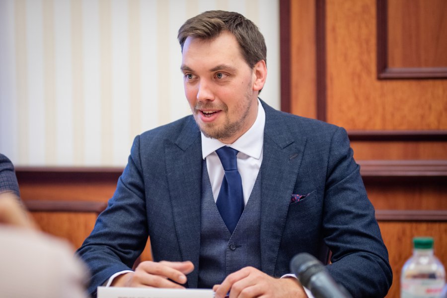 Гончарук ожидает подписания новой программы с МВФ в декабре