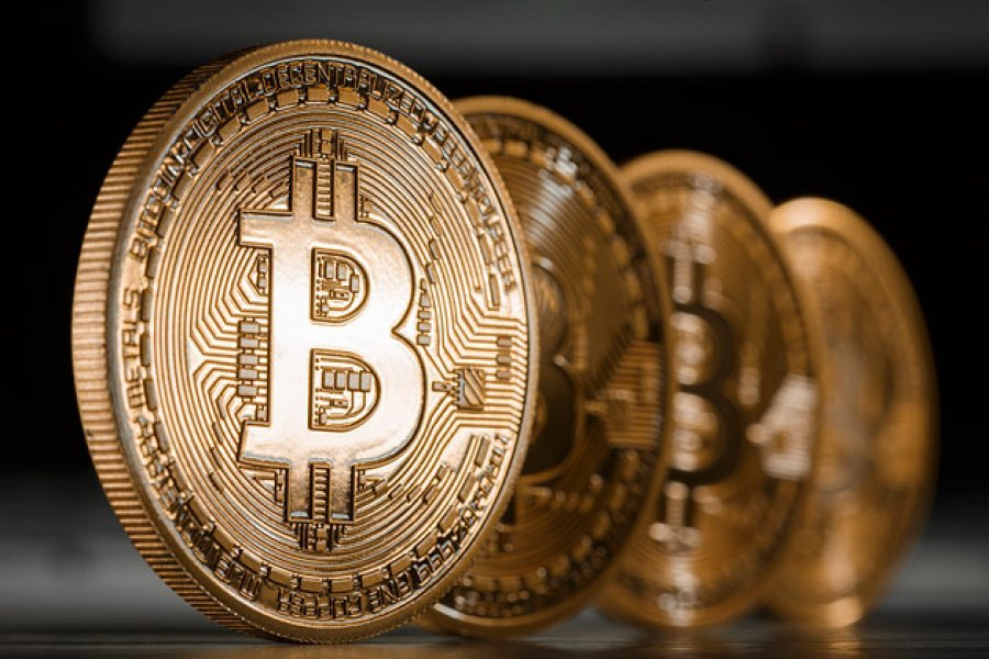 Bitcoin обвалился после достижения максимума