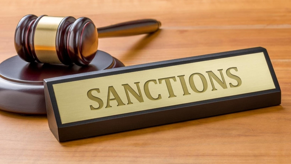 Зеленський запровадив санкції проти Порошенка, Коломойського, Боголюбова, Жеваго і Медведчука