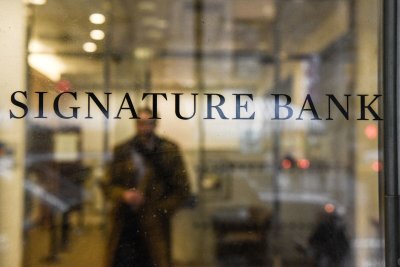 Signature Bank підозрювали у відмиванні коштів