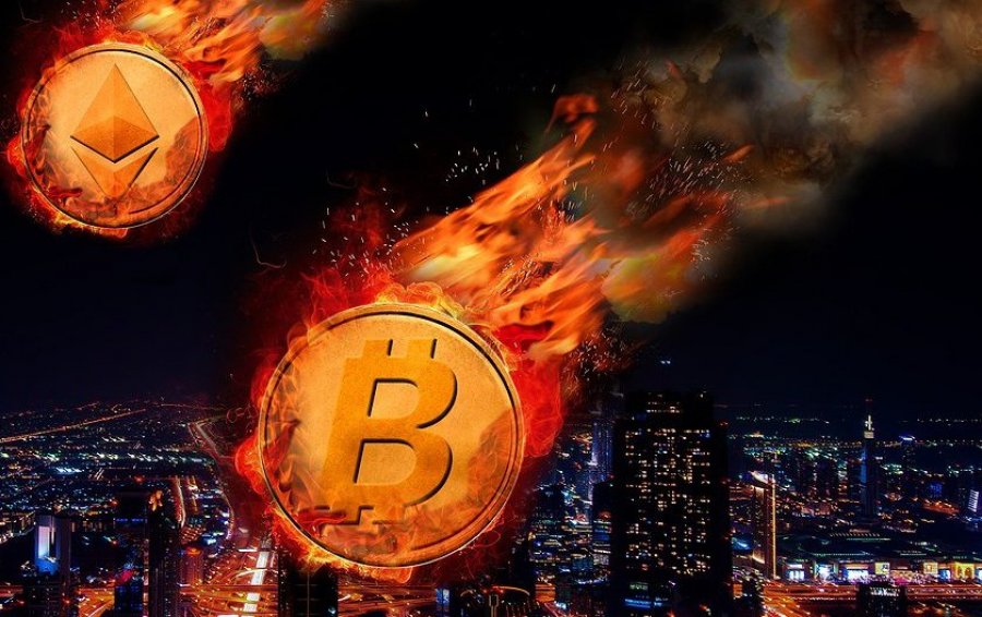 Криптопаника: Bitcoin рухнул ниже $12 тыс., трейдеры распродают все криптовалюты