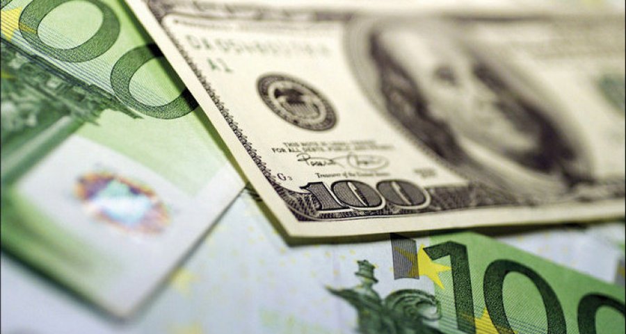 Нацбанк тиждень не купував валюту, але продав $746 млн