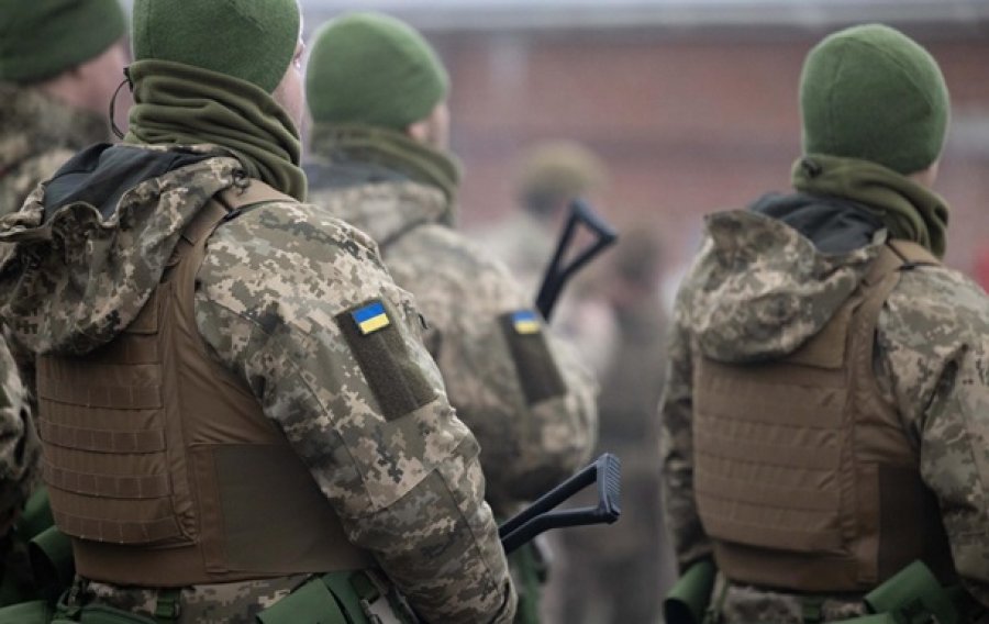 Рада продовжила дію воєнного стану