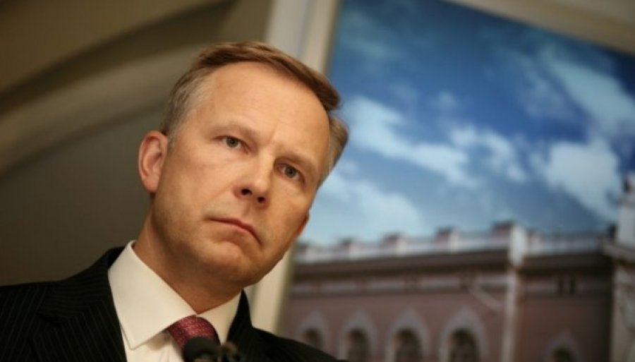 Суд аннулировал отстранение президента Банка Латвии