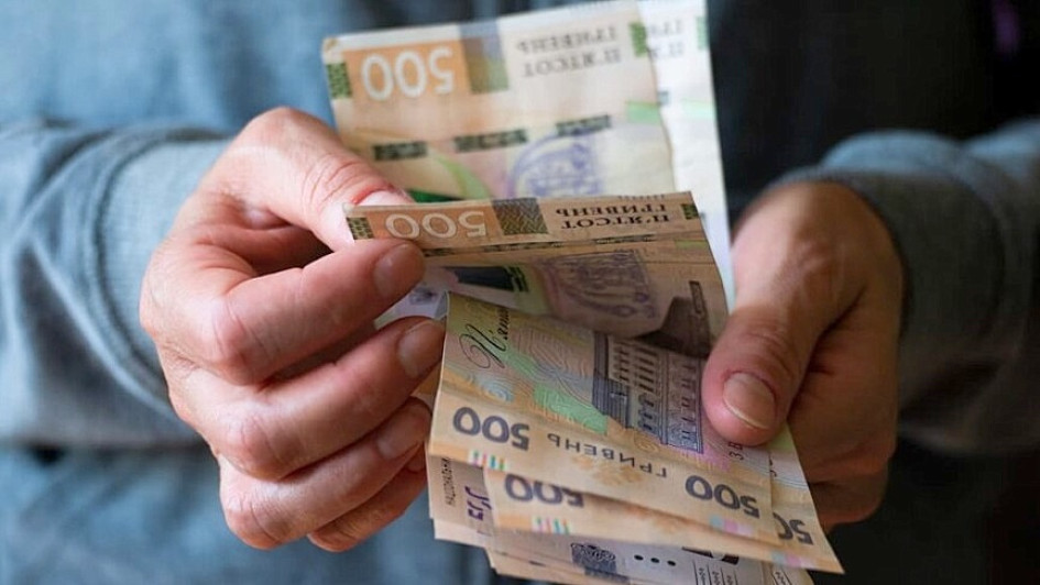 Середня зарплата в Україні за рік зросла на 23,1% – Держстат