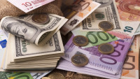 Бізнес отримав 95,6% транскордонних переказів в Україну