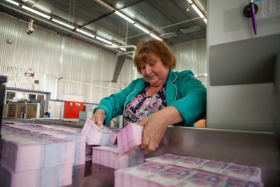 Українці перевели рахунки в готівку