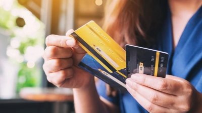Кредитні картки користуються в українців найбільшим попитом