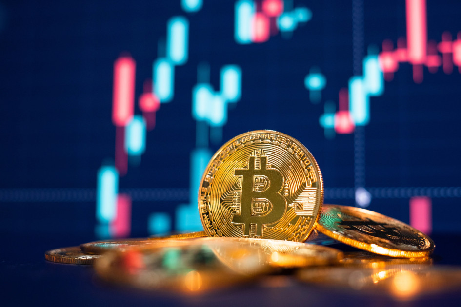Біткоїн продовжує падіння і знову дешевшає нижче $60 тисяч
