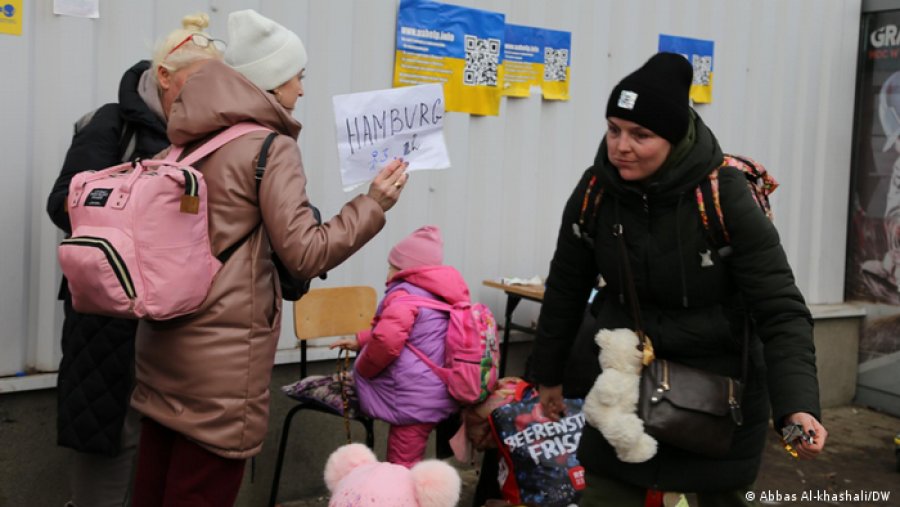З початку війни з України виїхало понад 5,5 млн біженців