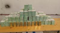 Угорщина припинила розслідування щодо готівки та золота Ощадбанку