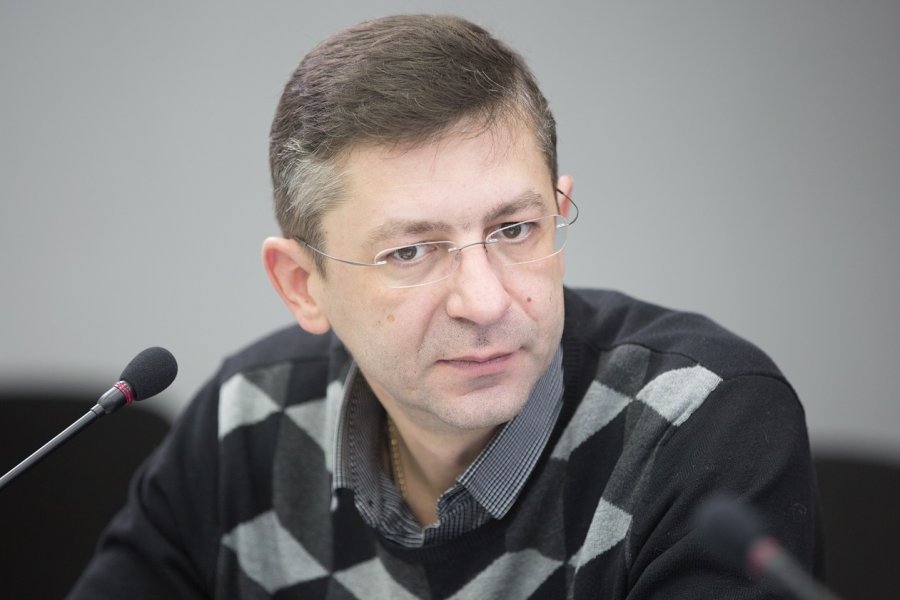 "112": "Економічний блок уряду має працювати із Нацбанком разом"