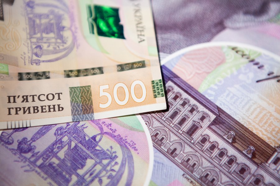 НБУ вводит в обращение 500 гривен с подписью Смолия