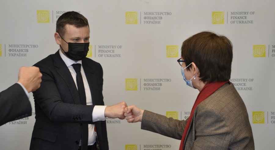 Уряд розгляне поширення гарантій вкладів на Ощадбанк