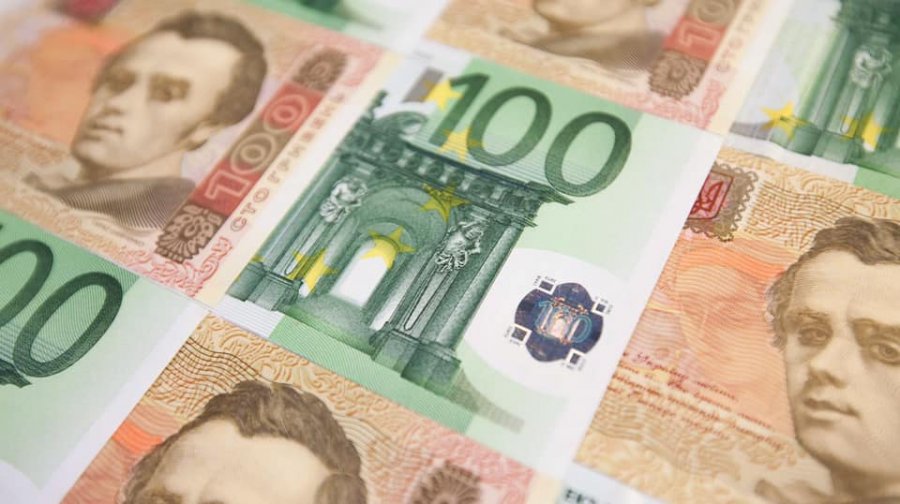 Долар здешевів до 27,5 грн і його викупив НБУ