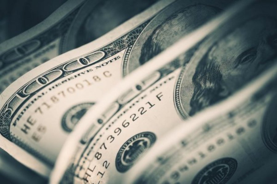 Бизнес ожидает умеренную девальвацию гривны