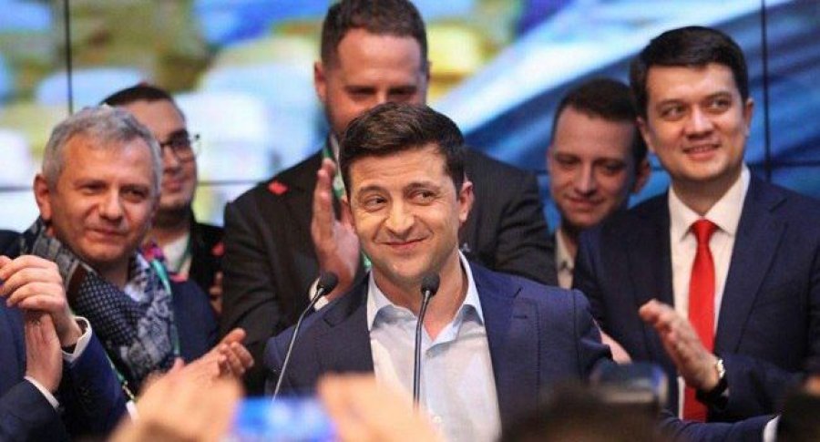 Парламент принял закон о сплите Нацкомфинуслуг