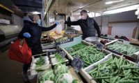 Кабмин разрешил открыть продуктовые рынки с 1 мая при определенных условиях