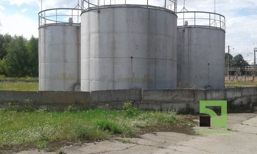 ПриватБанк продає 10 нафтобаз зі значним зниженням ціни