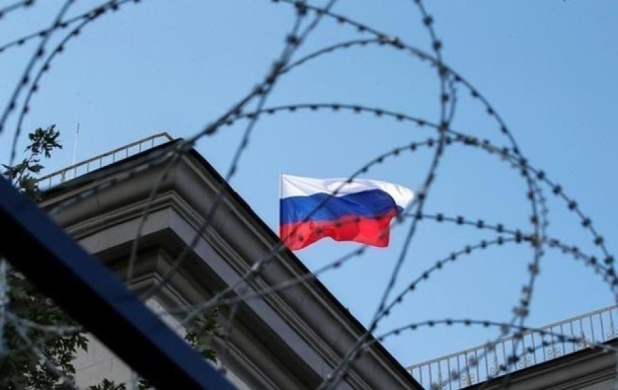Банки Вірменії, Казахстану та Гонконгу блокують платежі росіян за електроніку