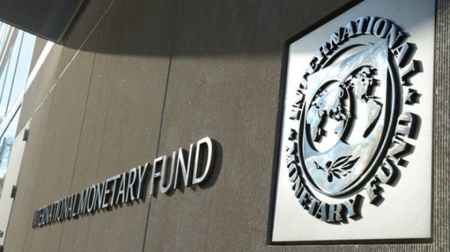 Україна пообіцяла МВФ продати два державні банки