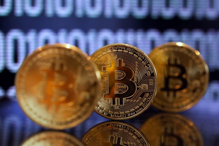 Bitcoin распадается на две валюты