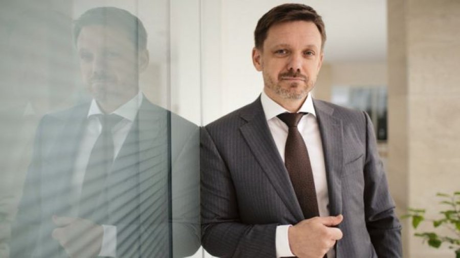 Мецгера не звільнили через загрозу грошової виплати