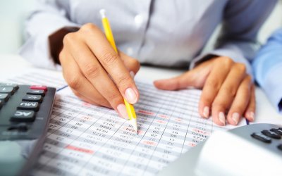 Податкова служба перевірить 60 фінансових установ