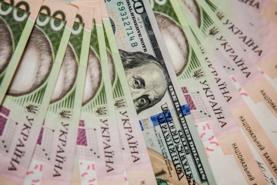 Бізнес очікує девальвацію не вище 27,5 грн/$