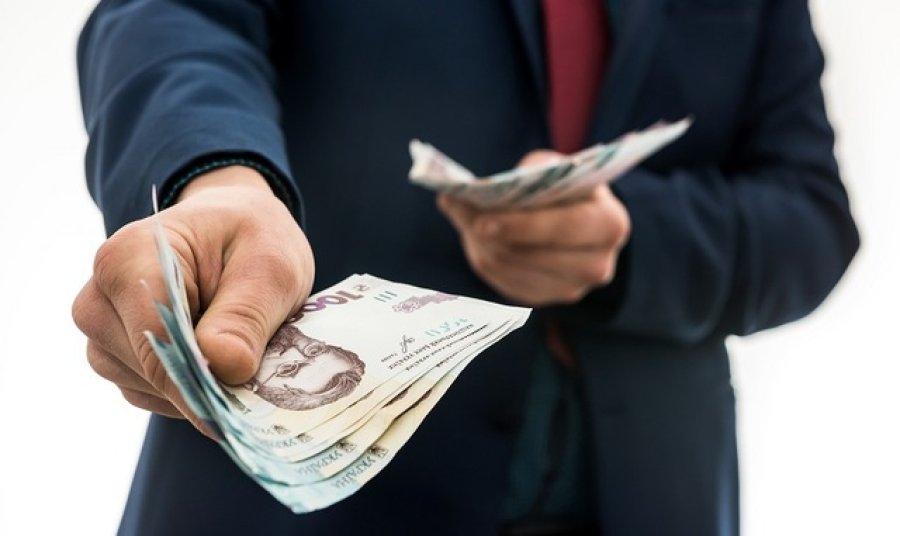 ПриватБанк та Укргазбанк зменшили виплати керівництву
