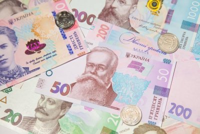 Гривня знецінюється через новини про ОРДЛО