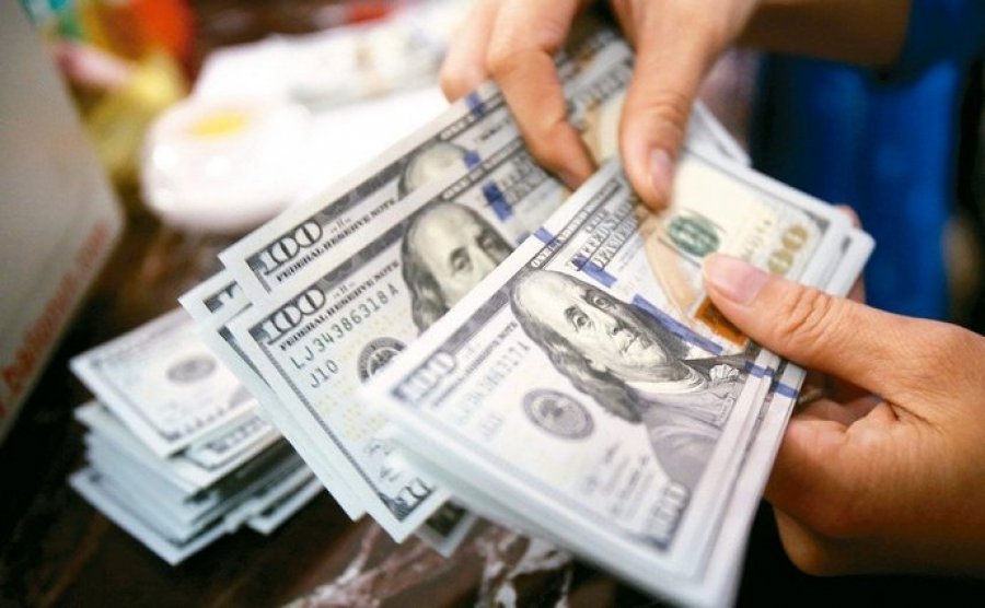 Заробітчани переказали $12 млрд в Україну