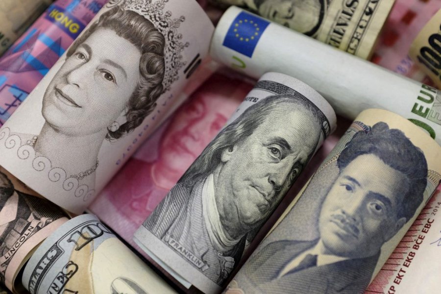 НБУ різко посилив курс гривні до 24,58 грн/$