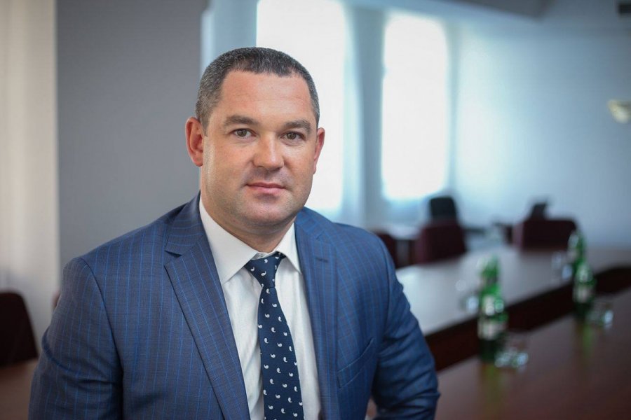 Суд снял электронный браслет и отдал загранпаспорт Продану