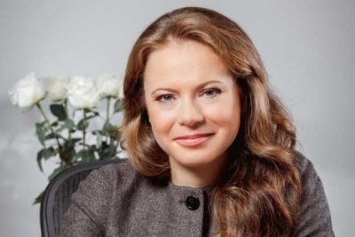 Попова Олена