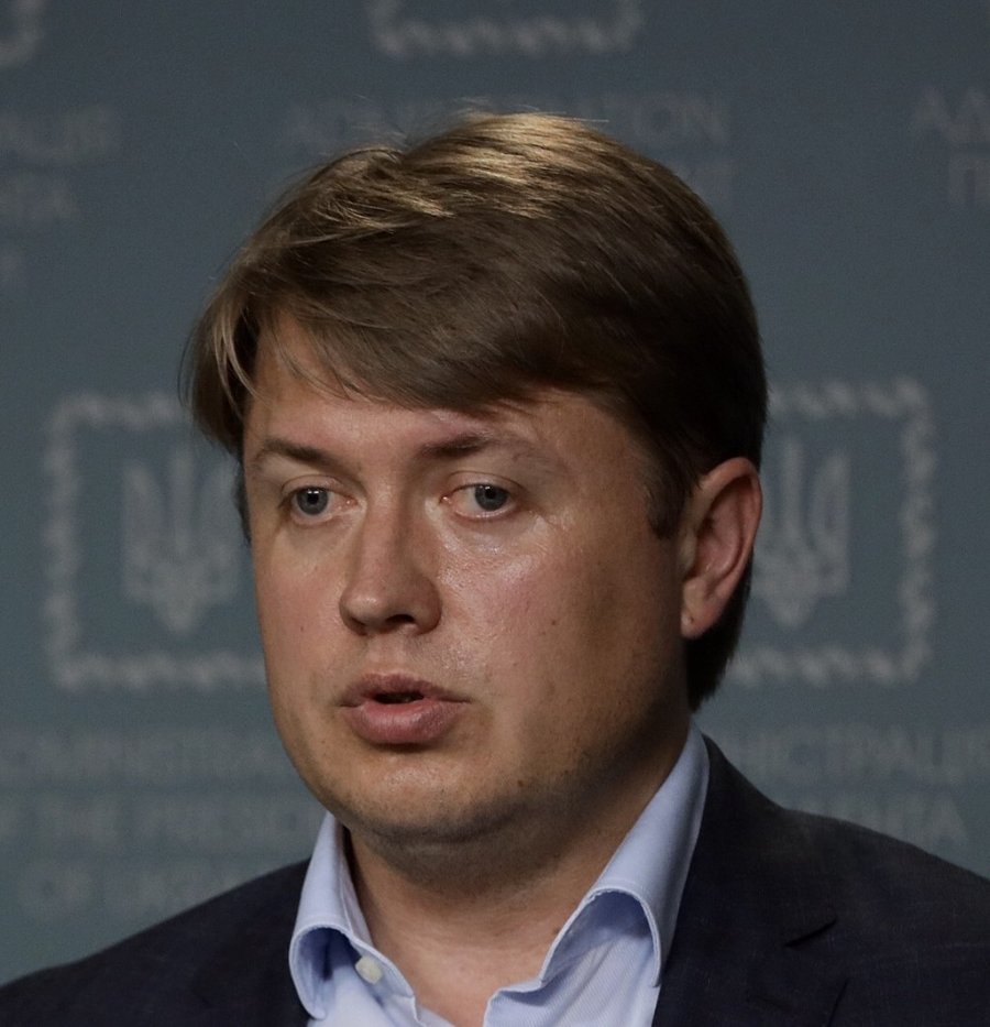 Зеленский уволил своего представителя в правительстве