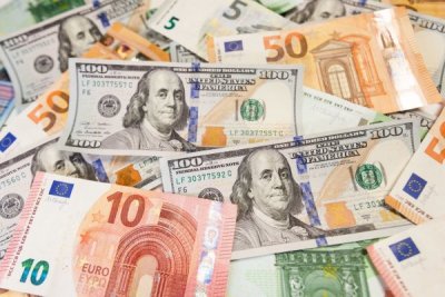 Нацбанк вперше за місяць продав валюту на міжбанку