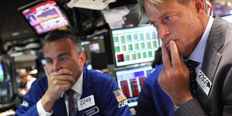 Американские биржи открылись 2-процентным падением