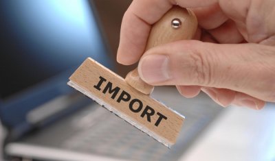 Зеленський підписав закон про повернення імпортних мит