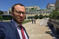 Экс-глава ГФС незаконно выплатил себе 1000% надбавки к окладу