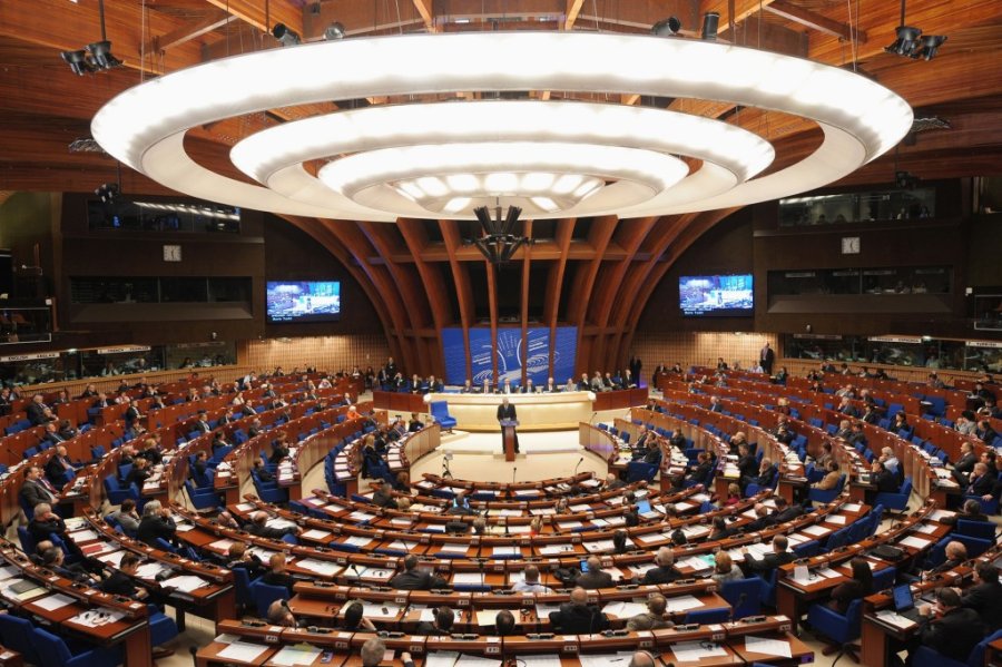 Рада ЄС продовжила економічні санкції проти рф ще на пів року