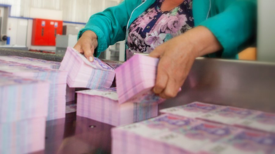 Нацбанк спутал карты сторонникам дешевых денег