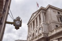 Банк Англії знизив ставку уперше з 2020 року – до 5%