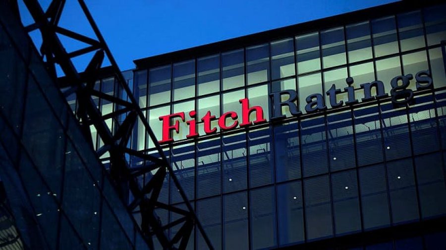 Fitch прогнозує скорочення ВВП України на третину