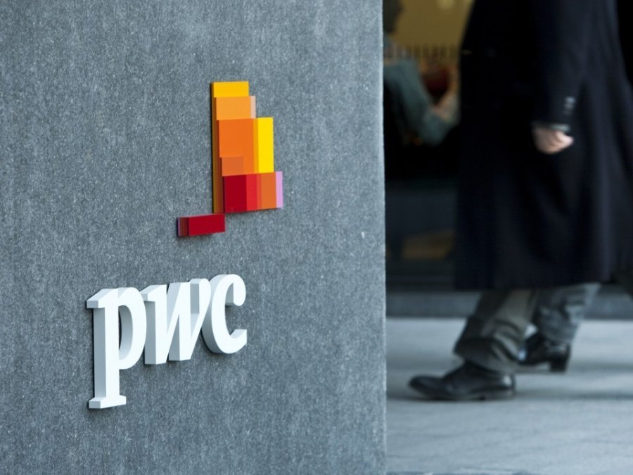 PwC намагається відбілити честь