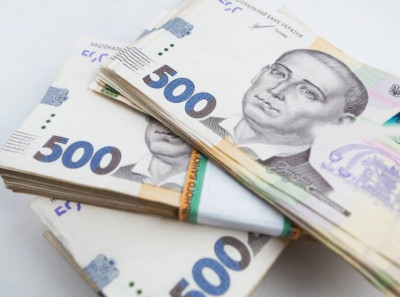 Видатки держбюджету України в січні зросли на 14%